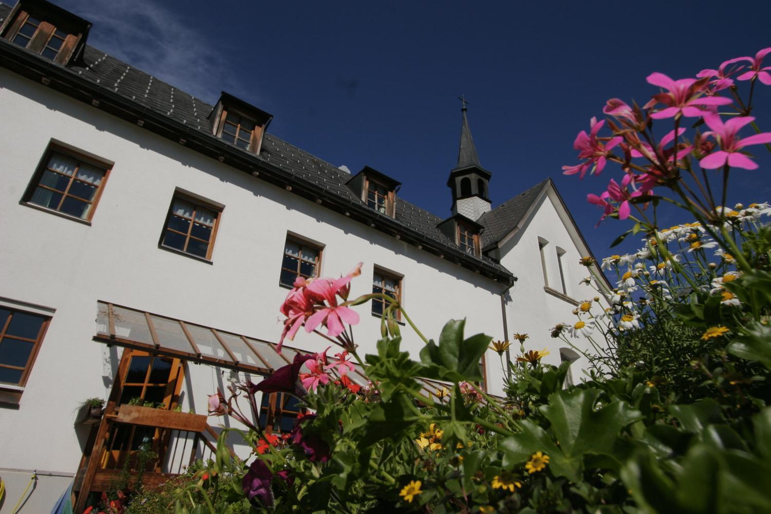 Seminar- und Gästehaus im Kloster Bezau Exterior foto