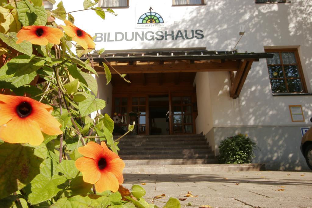 Seminar- und Gästehaus im Kloster Bezau Exterior foto